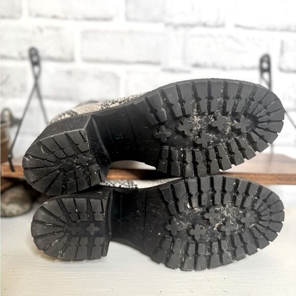 MIA Faux Snakeskin Ankle Boots Shoes Size 7.5 - Picture 8 of 9